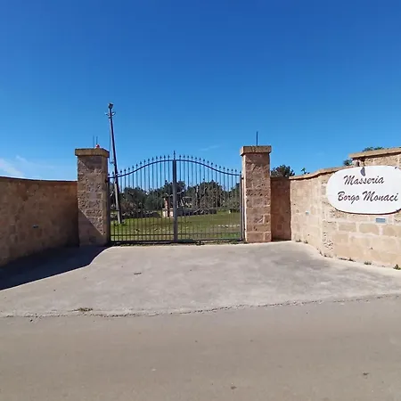 Masseria Borgo Monaci *